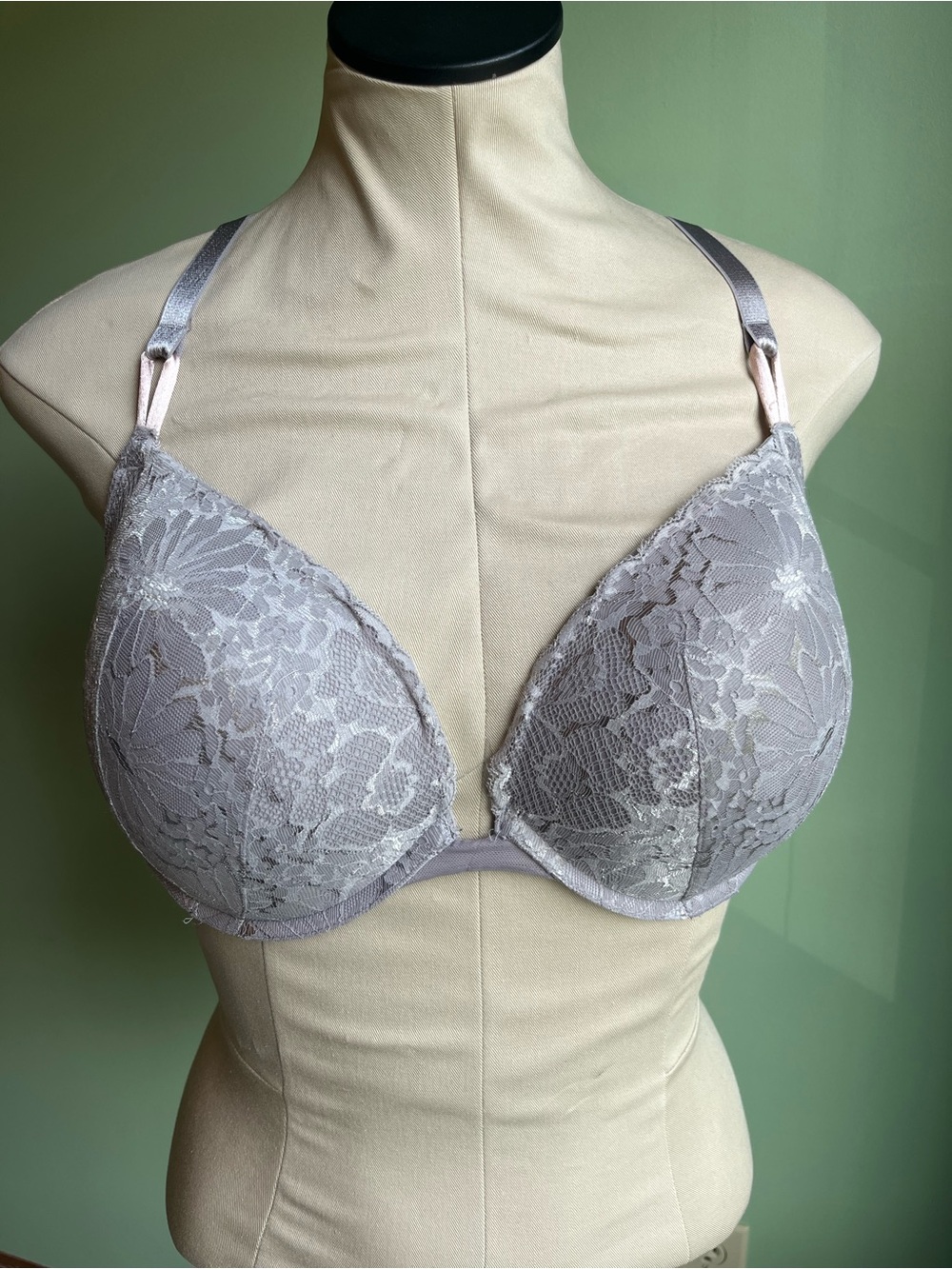 Victoria's Secret Lace Push-Up Bra in Light Gray